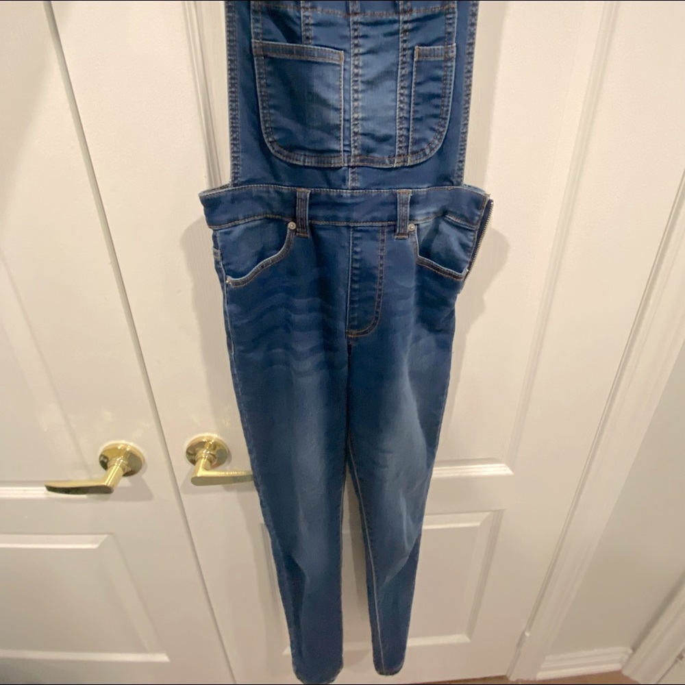 Jean Overalls👖 - Picture 2 of 2